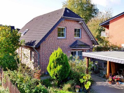 Einfamilienhaus mit Garten, Vollkeller, Balkon, großem Carport im Herzen von Kleve - Materborn