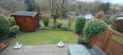 Ansprechende 2,5-Zimmer-Maisonette-Wohnung mit geh. Innenausstattung mit Garten/Terrasse