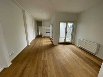 *NEU* Exklusive Dachgeschosswohnung mit 2 Zimmern, Terrasse und Einbauküche in Prenzlauer Berg!