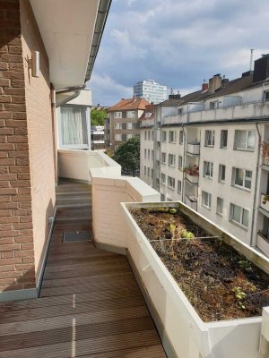 Geschmackvolle 3-Raum-Wohnung mit Balkon und EBK in Köln Altstadt & Neustadt-Süd