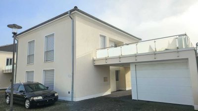 Freundliche und neuwertige 3-Raum-Wohnung mit geh. Innenausstattung mit Balkon und EBK in Bitburg