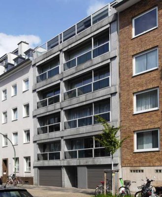 Maisonette-Wohnung im Dachgeschoss und EG-Apartment und Doppelgarage, Nähe Hofgarten!