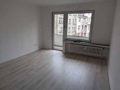 Helle, neu renovierte 2-Zimmer-Wohnung mit Balkon