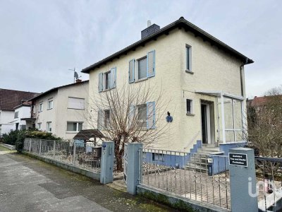 Schickes Haus mit Wintergarten, Garage und Garten in Hanau