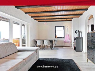 +++ Charmante 4 ZKB Maisonettewohnung mit Kamin, EBK, Balkon und separatem Hauseingang +++