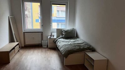 **NEU** WG geeignete 2 ZKB Wohnung in zentraler Lage