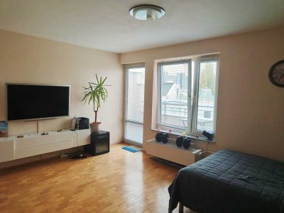 sunny one-room apartment with a large terrace in Charlottenbur