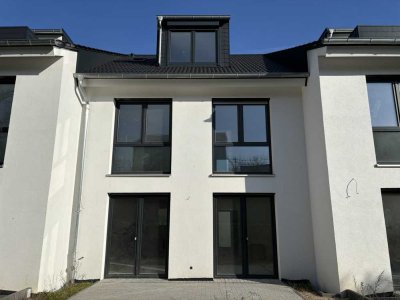 Provisionsfrei! Moderner Neubau - Reihenhaus in ruhiger Feldrandlage!