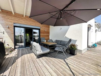 Ganz oben! Traum-Penthouse mit offenem Sichtdachstuhl Süd-West-Dachterrasse und Lift!