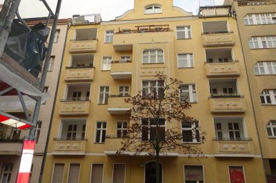 Charmante 3-Zimmer-Dachgeschoss-Altbau-Wohnung mit Sonnenterrasse nahe Schillerpark und Humboldthain