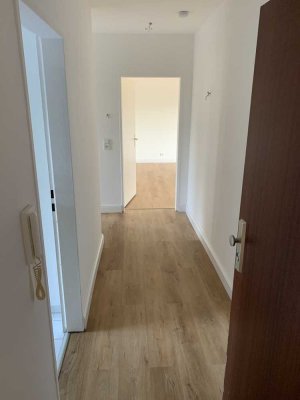 Sanierte, helle Wohnung mit Balkon und Einbauküche in einer gepflegten Eigentumswohnanlage