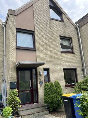 Modernisiertes Mittelreihenhaus in Elmshorn Süd mit kleinem Garten