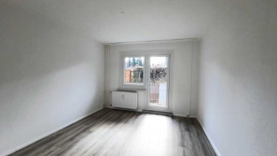 3-Raum Wohnung mit Balkon & Dusche, EBK möglich