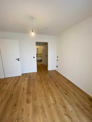 Erstbezug mit Balkon: Ansprechende 4-Raum-Penthouse-Wohnung mit lux. Innenausstattung in Rengsdorf