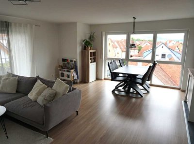 Neuwertige und helle 6-Zimmer-Maisonette-Wohnung mit Südbalkon und traumhafter Aussicht in Sersheim