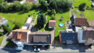 Schönes Einfamilienhaus mit Garten und Garage in Uslar - Delliehausen