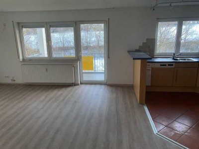 Helle 4,5-Zimmer-Wohnung zu vermieten