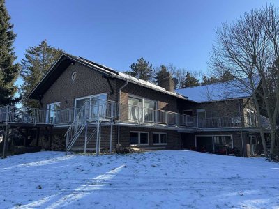 Einfamilienhaus mit Potenzial auf herrlichem Hanggrundstück und toller Aussicht in Klein Vahlberg