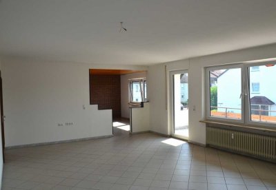 Attraktive 3-Zi.-Etagenwohnung mit Südbalkon und PKW-Stellplatz in gefragter und ruhiger Wohnlage!