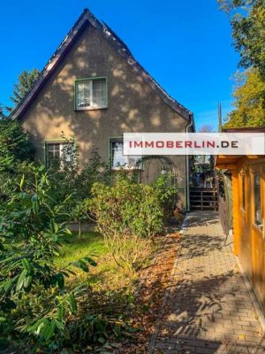 IMMOBERLIN.DE - Charmantes Haus mit Gartenidylle & Garage in ländlicher Lage