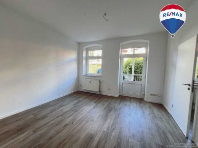 Leben in Stadtfeld Ost! Renovierte 2-Raum-Wohnung mit Terrasse!