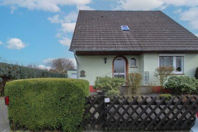 Familientraum: Schönes EFH mit großem Garten und Garage in ruhiger Stadtrandlage