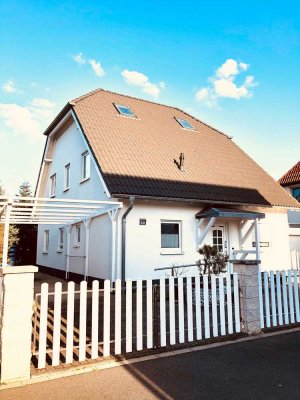 Neuwertiges 6-Zimmer-Einfamilienhaus mit EBK in Euskirchen,