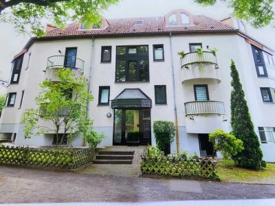 Schöne , helle 1 Zimmer Dachgeschosswohnung am Hang des Rodderbergs