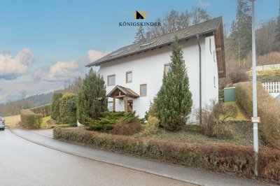 Idyllisches Zweifamilienhaus am Feldrand in Oberndorf - Ruhe und Natur pur!