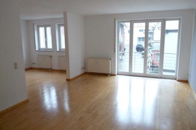 MITTEN IN DER ALTSTADT! Großzügige 2 1/2-Zi.Wohnung mit französischem Balkon in Markdorf