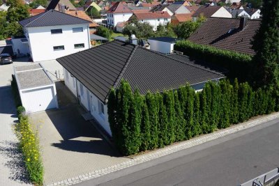 Stufenlos glücklich. Gepflegter 4-Zimmer-Bungalow mit EBK und Garten in Unterpleichfeld