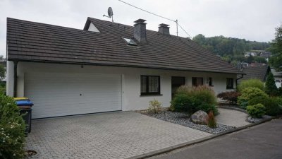 Schönes Einfamilienhaus mit Einliegerwohnung in Siegen-Gosenbach