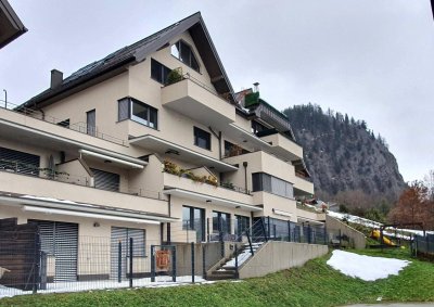 Willkommen in Ihrem neuen Zuhause in St. Gilgen, wo Luxus auf Natur trifft und der Alltag in die Ferne rückt.