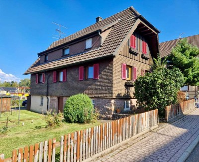 Preiswertes 7-Raum-Einfamilienhaus in Loßburg-Schömberg Loßburg