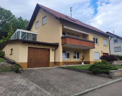 Einfamilienhaus, Wintergarten, 2 Garagen, 2 Stellplätze, Umbau zum Mehrfamilienhaus schnell möglich