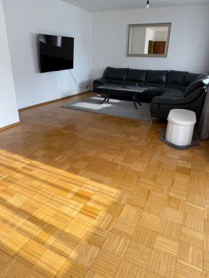 3 ZKB mit verglastem Balkon, EBK im 1. OG, mit Garten