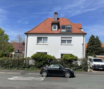 Helle 3,5 Zimmer Whg im 1. OG in schönem 3-Fam. Haus mit Balkon