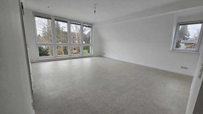 Exklusive 4-Zimmer-Wohnung mit gehobener Innenausstattung mit EBK in Berlin Marienfelde (Tempelhof)