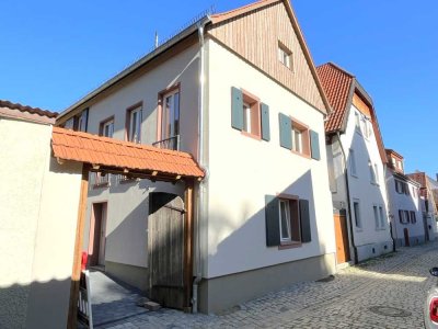 Kernsaniertes Wohnhaus mit großem Neubauanteil in der Altstadt