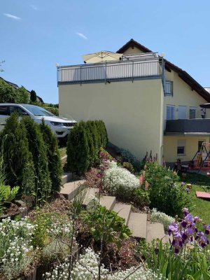 Gepflegte Dachgeschosswohnung mit drei Zimmern und Balkon in Mühlingen