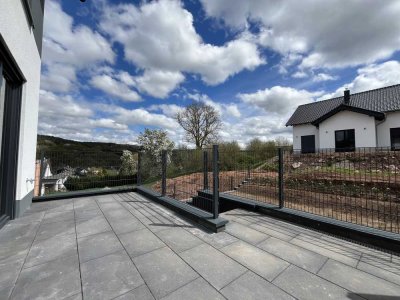 Attraktive Doppelhaushälfte in Kall mit Garten