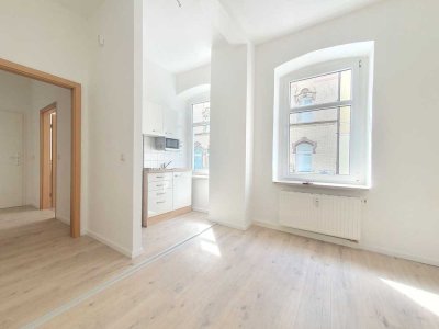 Einbauküche, Zentrumslage - kleines 1-Zimmerapartment mit Tageslichtbad!