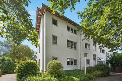 Schöne 2-Zimmer Wohnung mit Balkon und Carport!