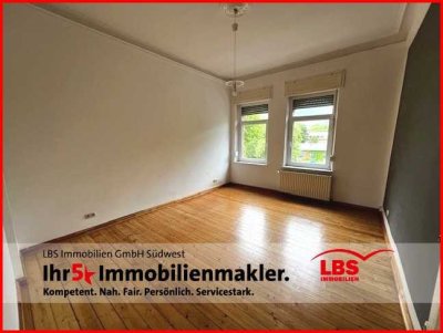 Stilvolle 4-Zimmer-Altbauwohnung, frisch renoviert !