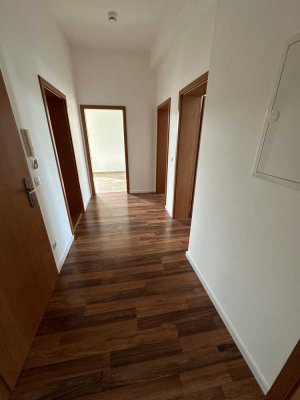 Schöne 3-Zimmer-Wohnung mit Balkon und Einbauküche in Dresden