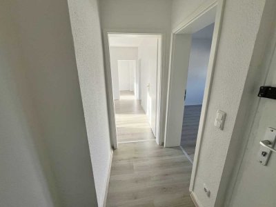 Frisch renovierte 4-Zimmer-Wohnung im EG!