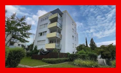 Modernisierte Wohnung mit Terrasse und Gartenzugang.