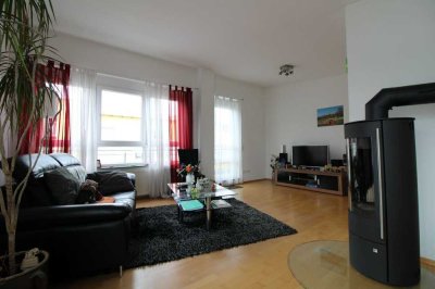 Geschmackvolles 4-Zimmer-Penthouse mit großer Dachterrasse und 2 TG Stellplätzen