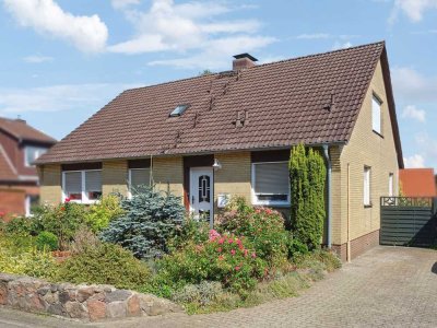 Einfamilienhaus (ggf. mit Einliegerwohnung) in ruhiger Wohnlage in Burg / Dithmarschen