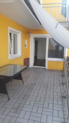 Großzügige Wohnung mit Parkett und Balkon und Einbauküche in ruhiger Wohnlage von Hastedt